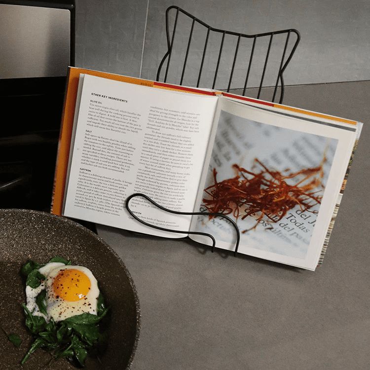 Kikkerland Metal Cat Book Stand - Image 4